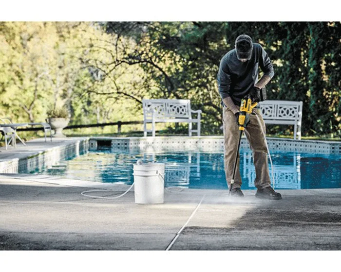 DeWalt 20V MAX Power Cleaner Kit DCPW550P1