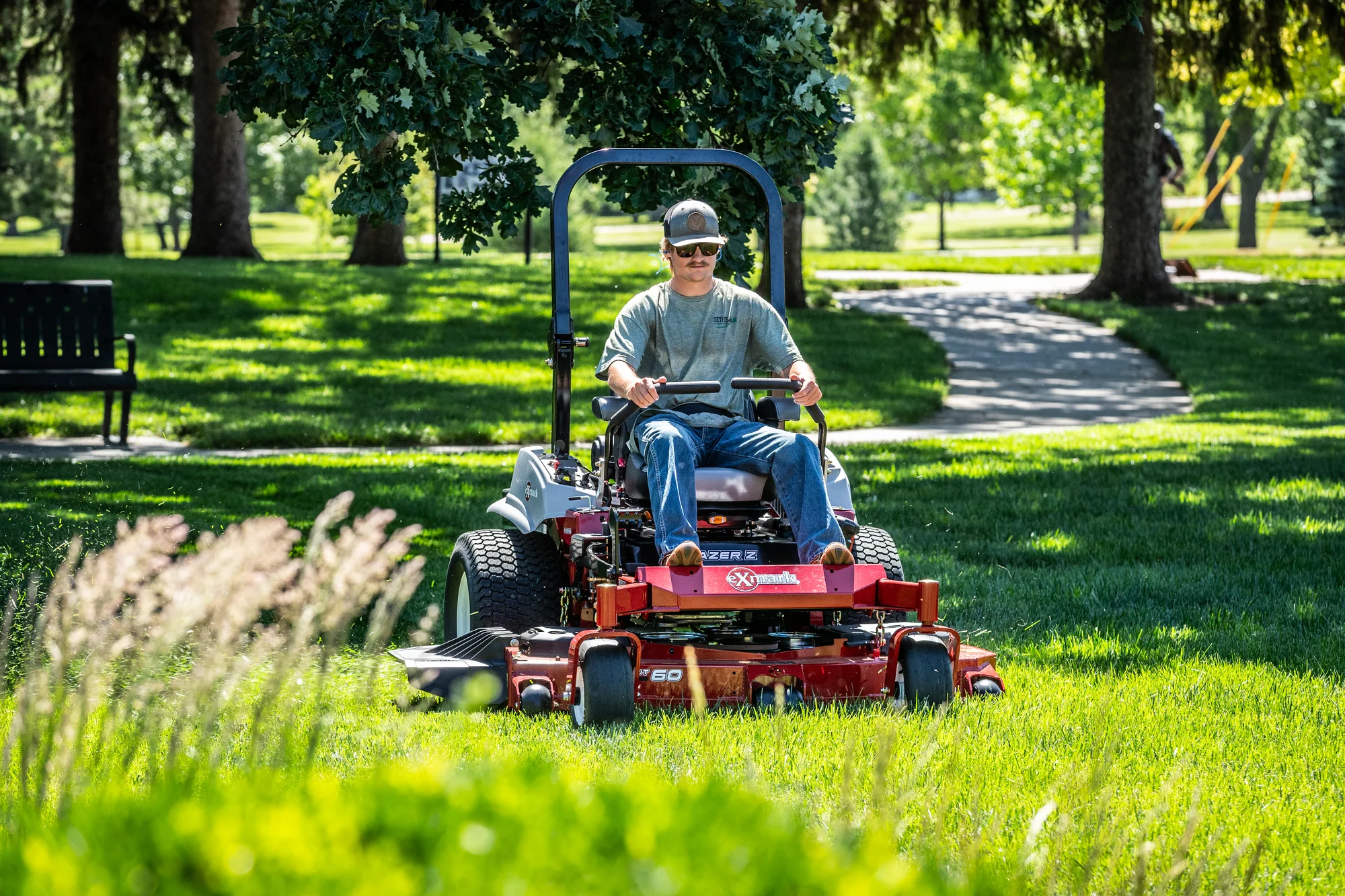 Exmark Lazer Z E Series Zero Turn Rider LRE801GKA524A3